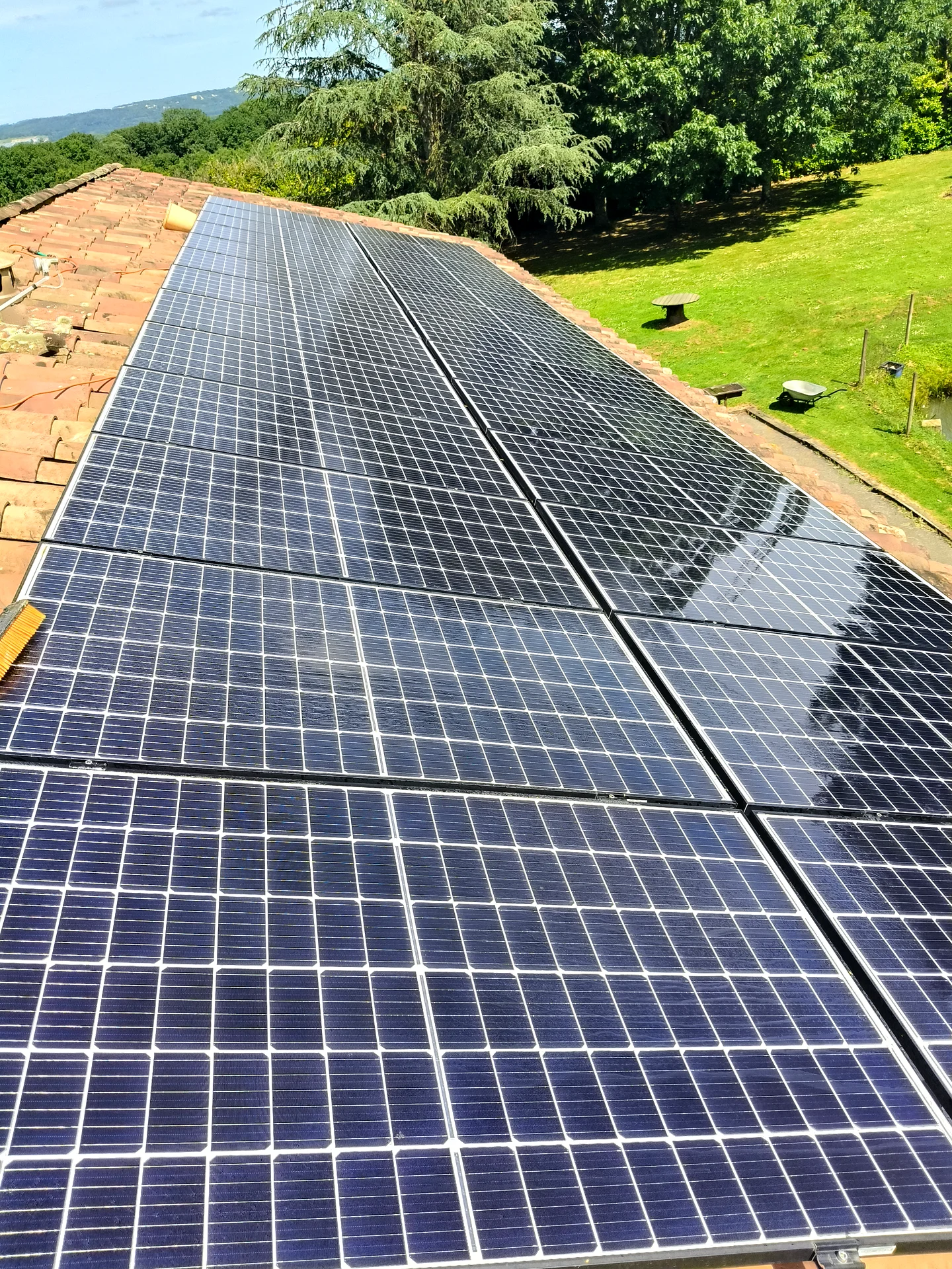 Nettoyage Nettoyage Panneaux Solaires par drone - aquit-n-nettoyage-nettoyage-panneaux-solaires-02.webp