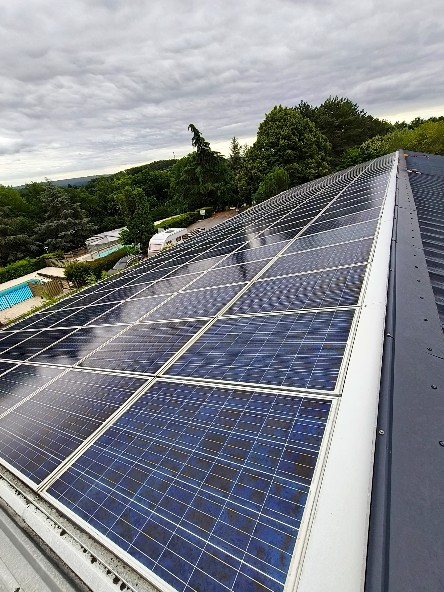 Nettoyage Nettoyage Panneaux Solaires par drone - aquit-n-nettoyage-nettoyage-panneaux-solaires-04.webp