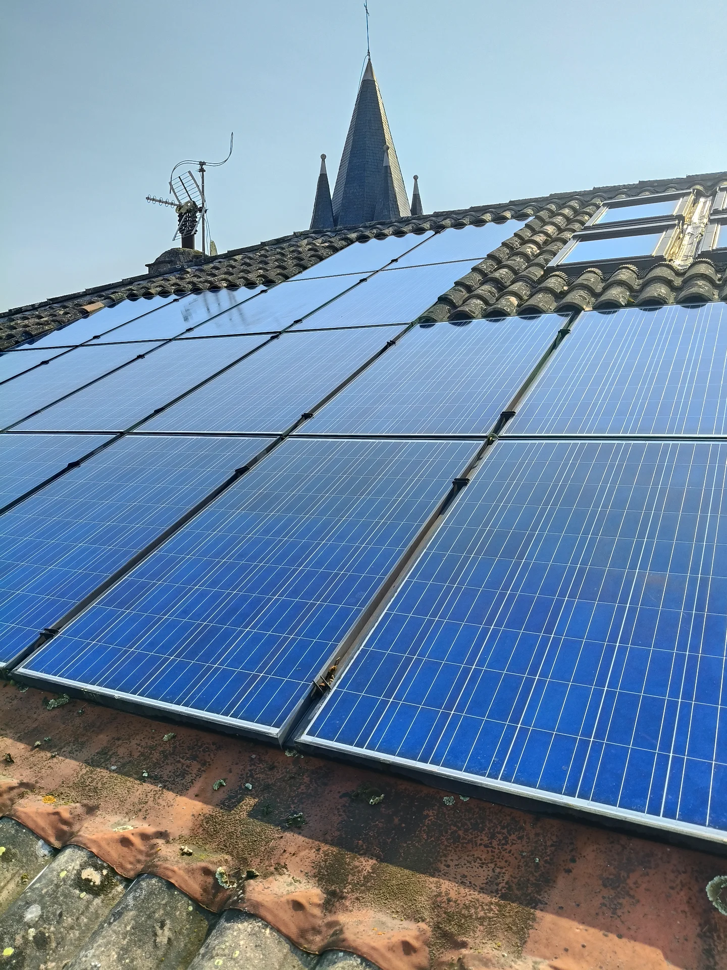 Nettoyage Nettoyage Panneaux Solaires par drone - aquit-n-nettoyage-nettoyage-panneaux-solaires-06.webp